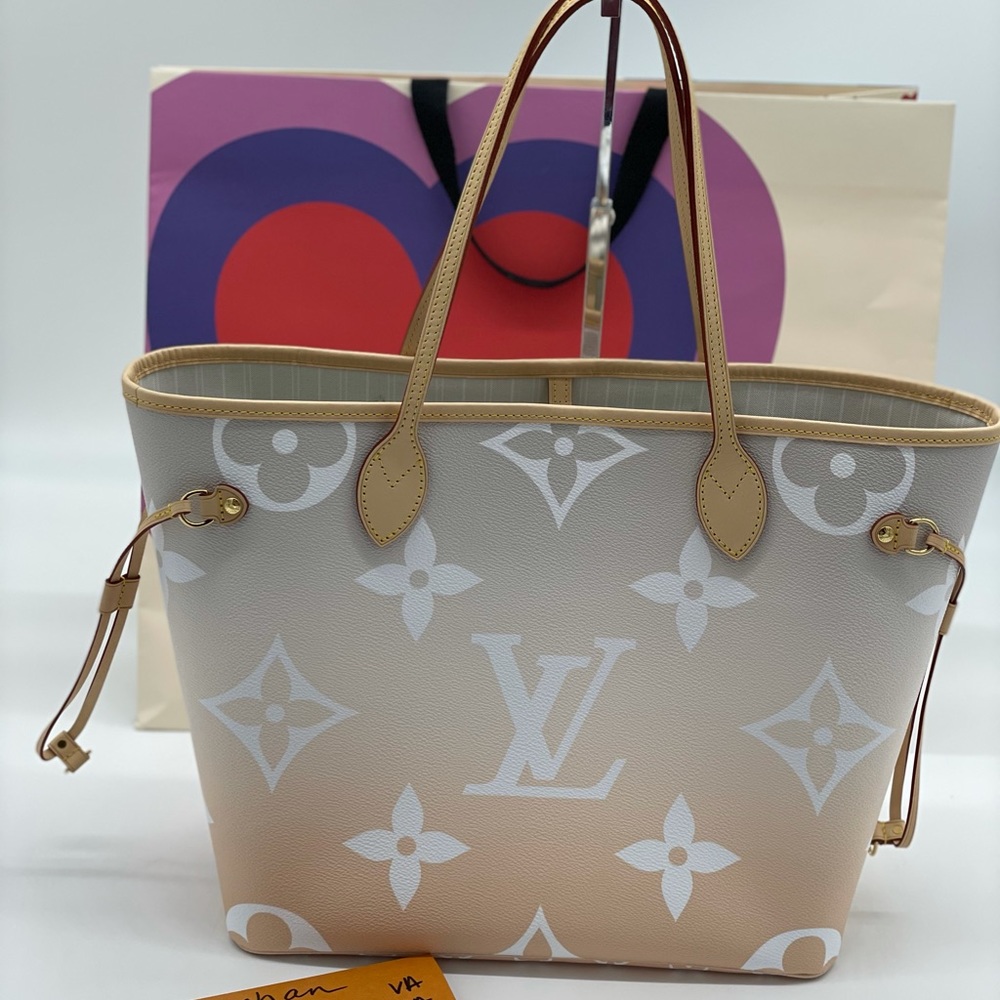 ❌❌sold❌❌Louis Vuitton By the Pool Neverfull Mist